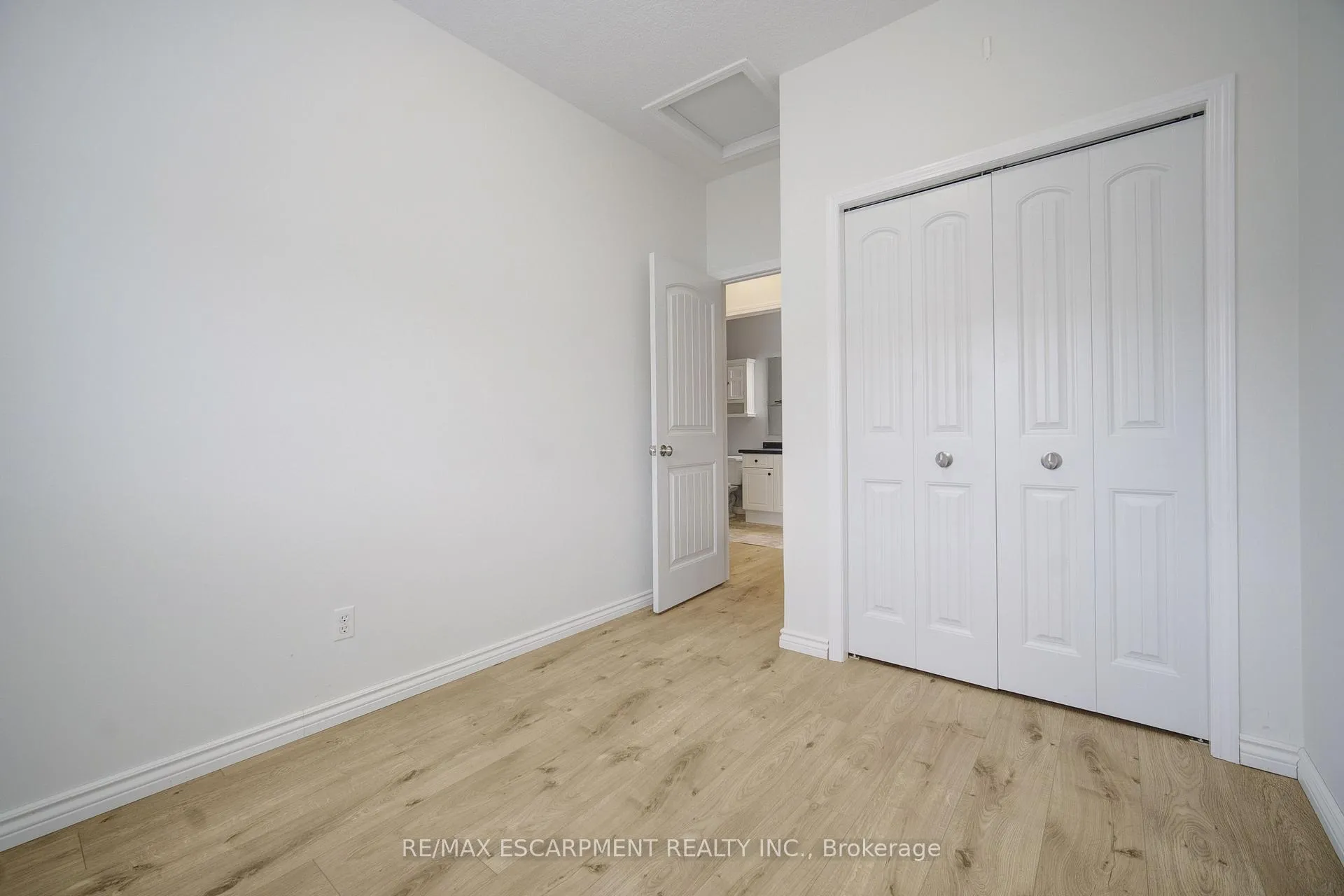 Photo 28 of 284 Sophia Crescent, Kitchener, Huron Park — HOMEH