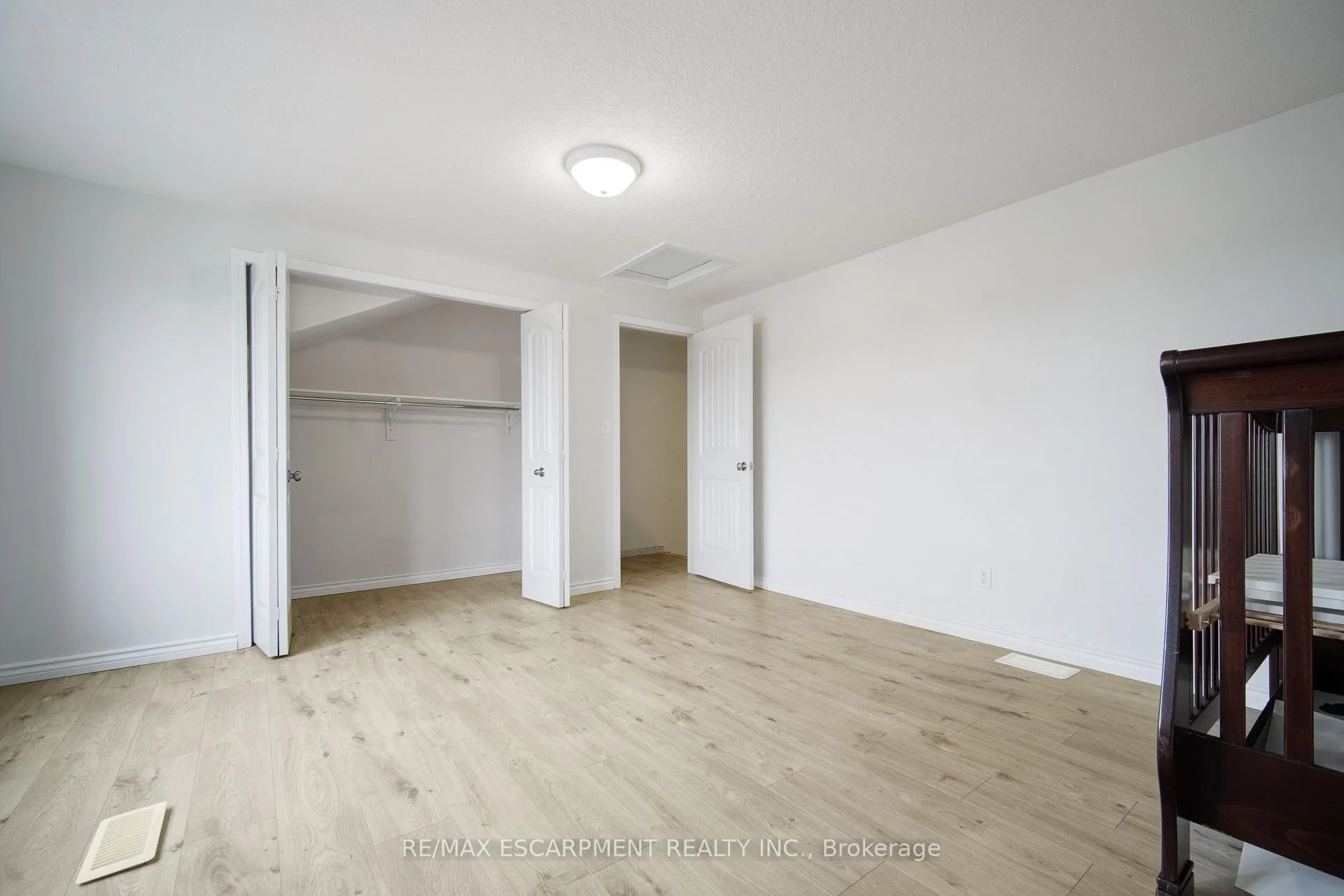 Photo 34 of 284 Sophia Crescent, Kitchener, Huron Park — HOMEH