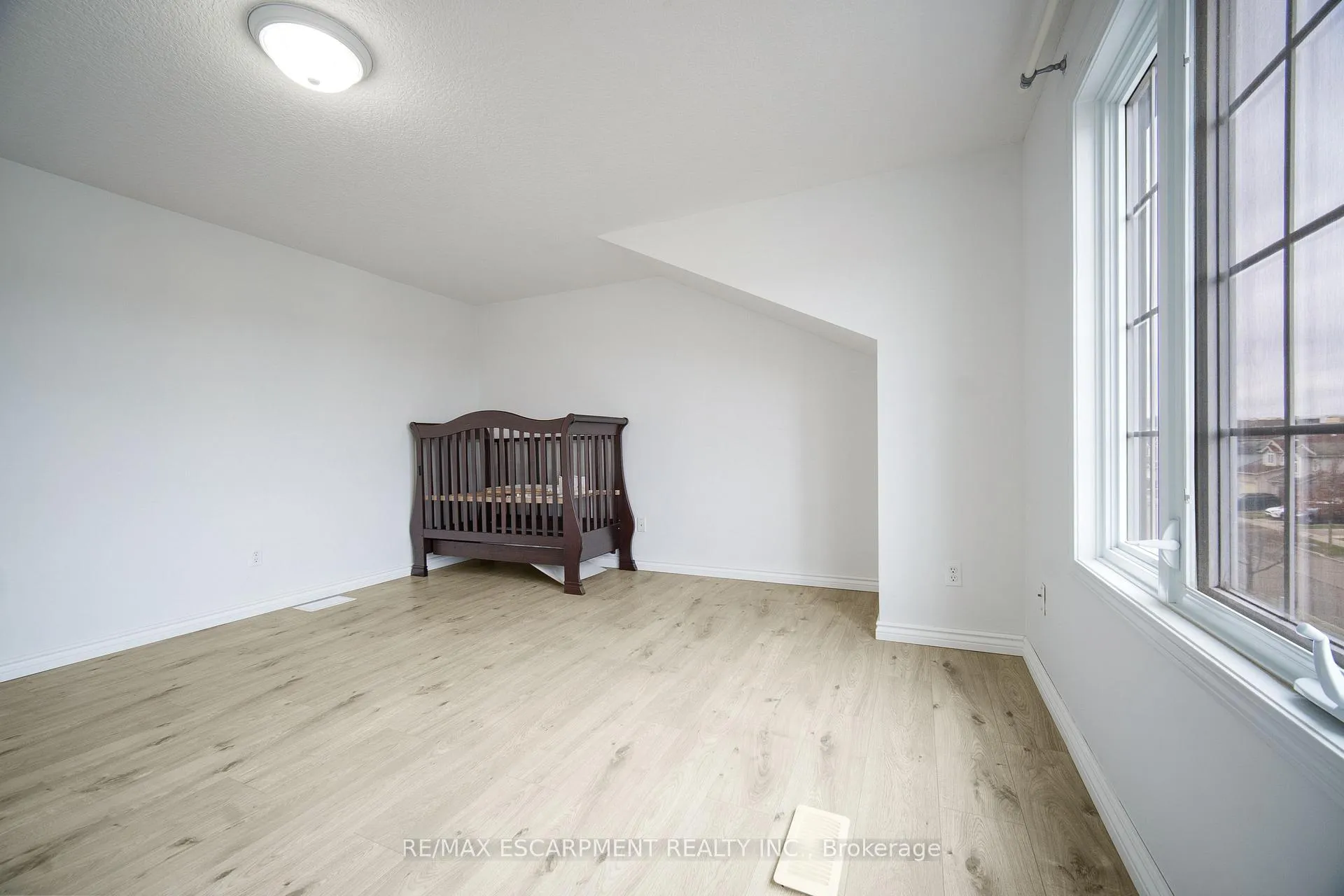 Photo 35 of 284 Sophia Crescent, Kitchener, Huron Park — HOMEH