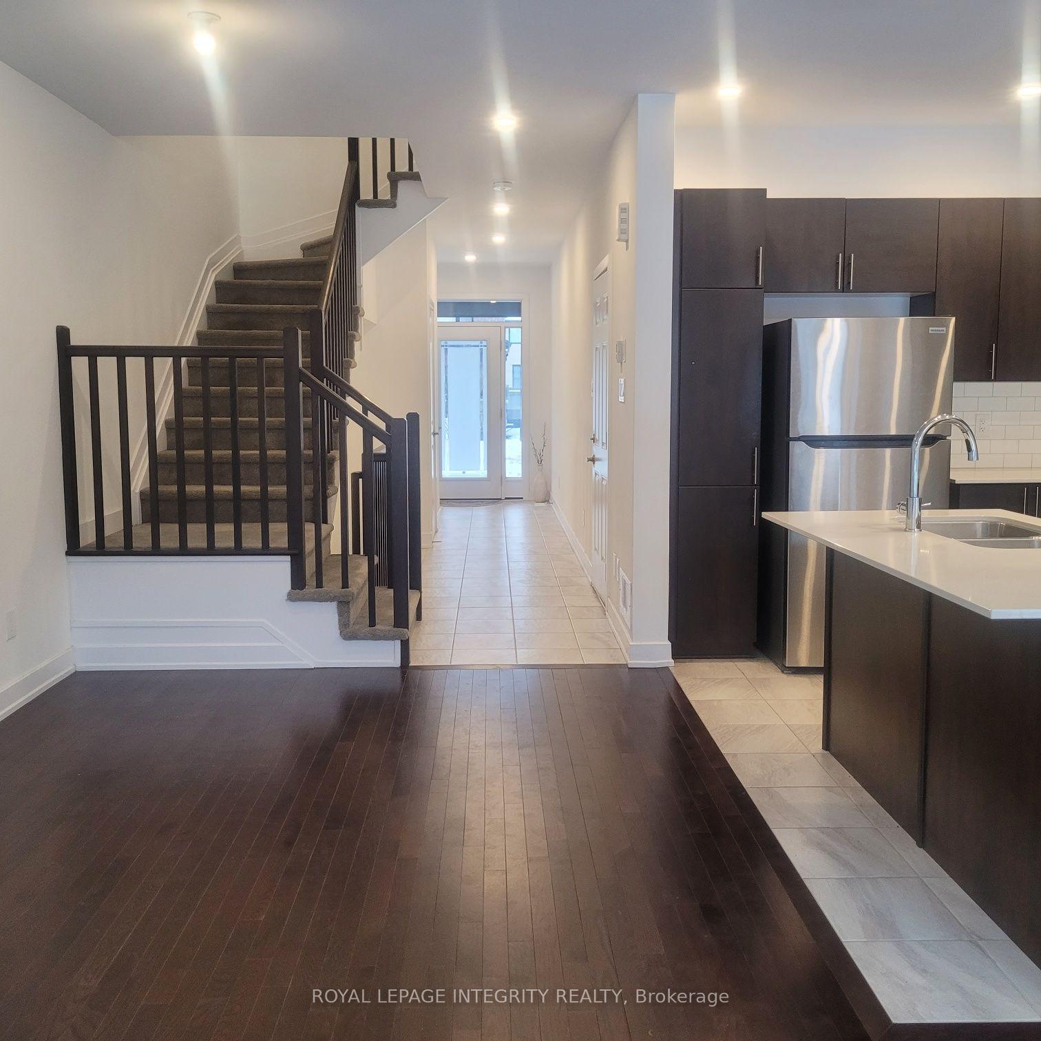 Photo 4 of 1026 Hydrangea Avenue, Ottawa, Riverside South/Gloucester Glen — HOMEH