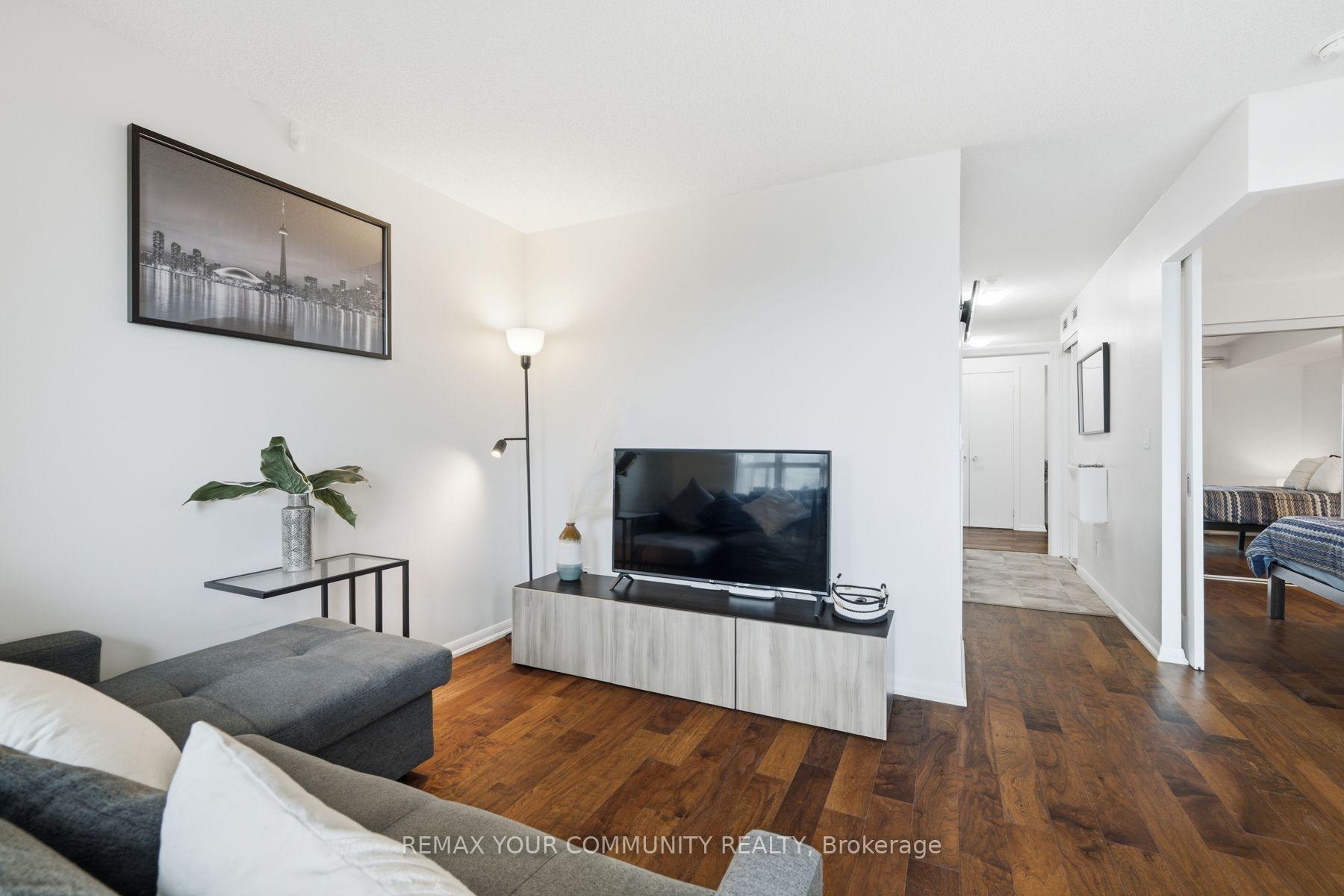 Photo 6 of Unit 962, 209 Fort York Boulevard, Toronto, Niagara — HOMEH