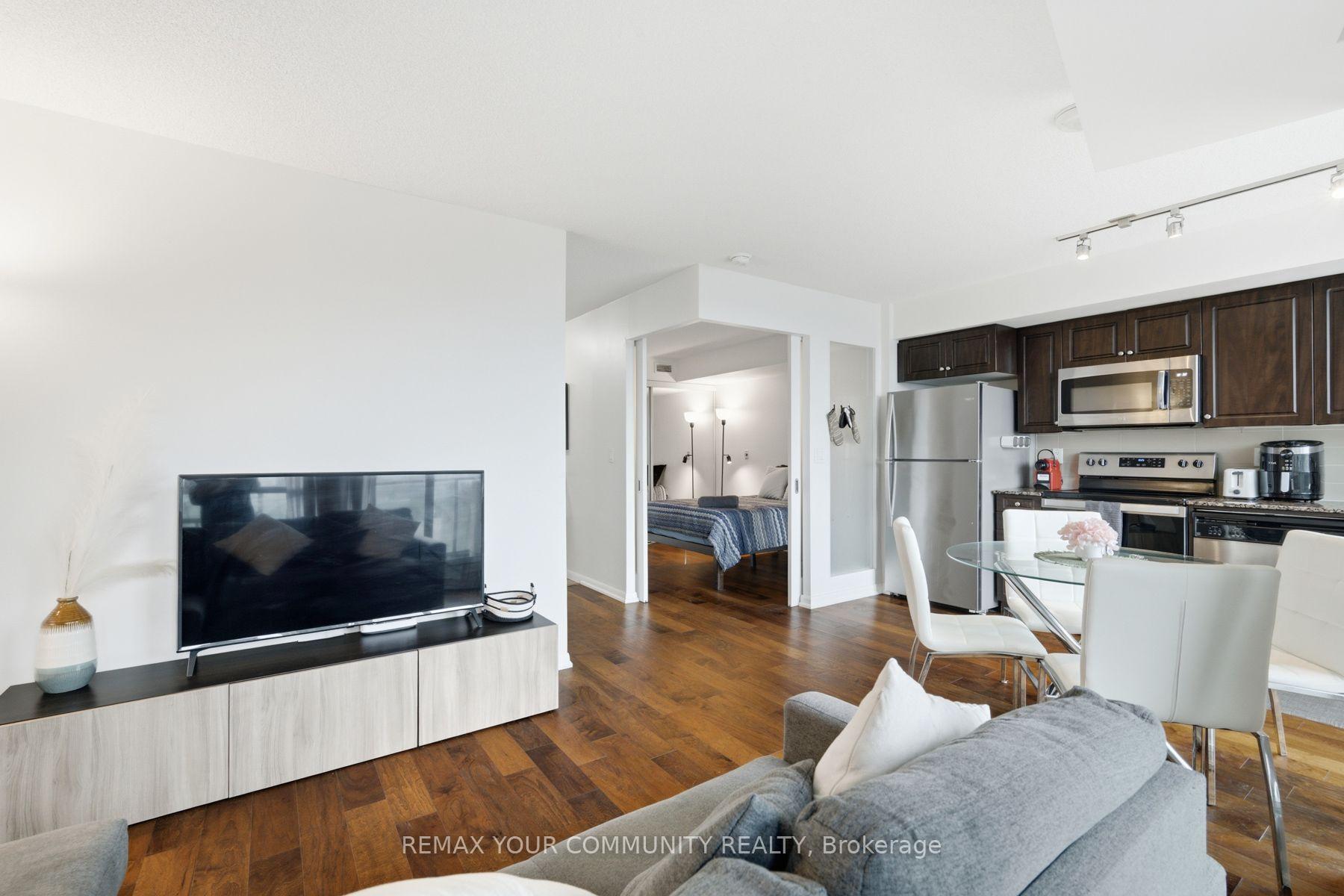 Photo 8 of Unit 962, 209 Fort York Boulevard, Toronto, Niagara — HOMEH