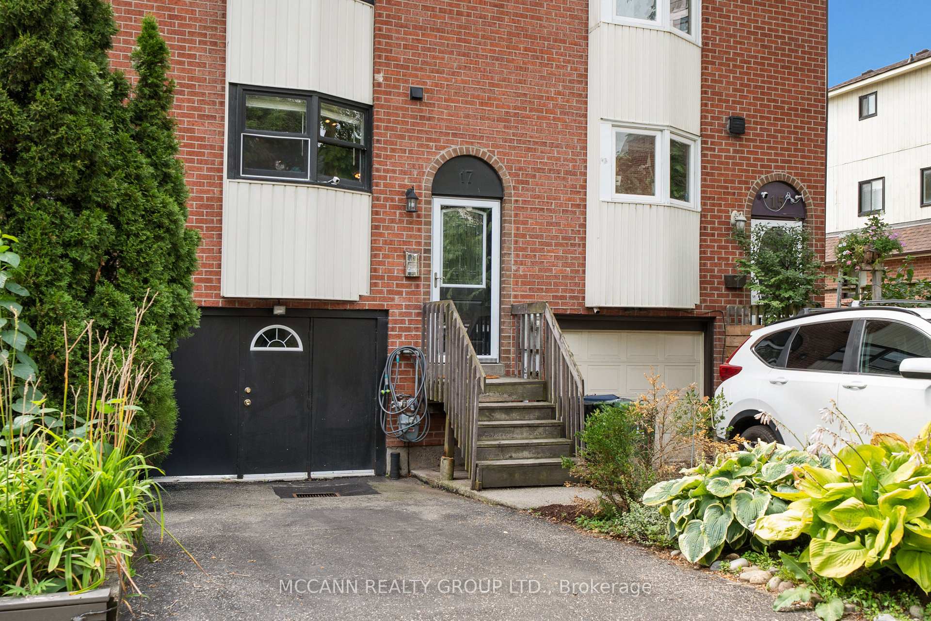 Photo 5 of 17 Sydenham Street, Toronto, Regent Park — HOMEH