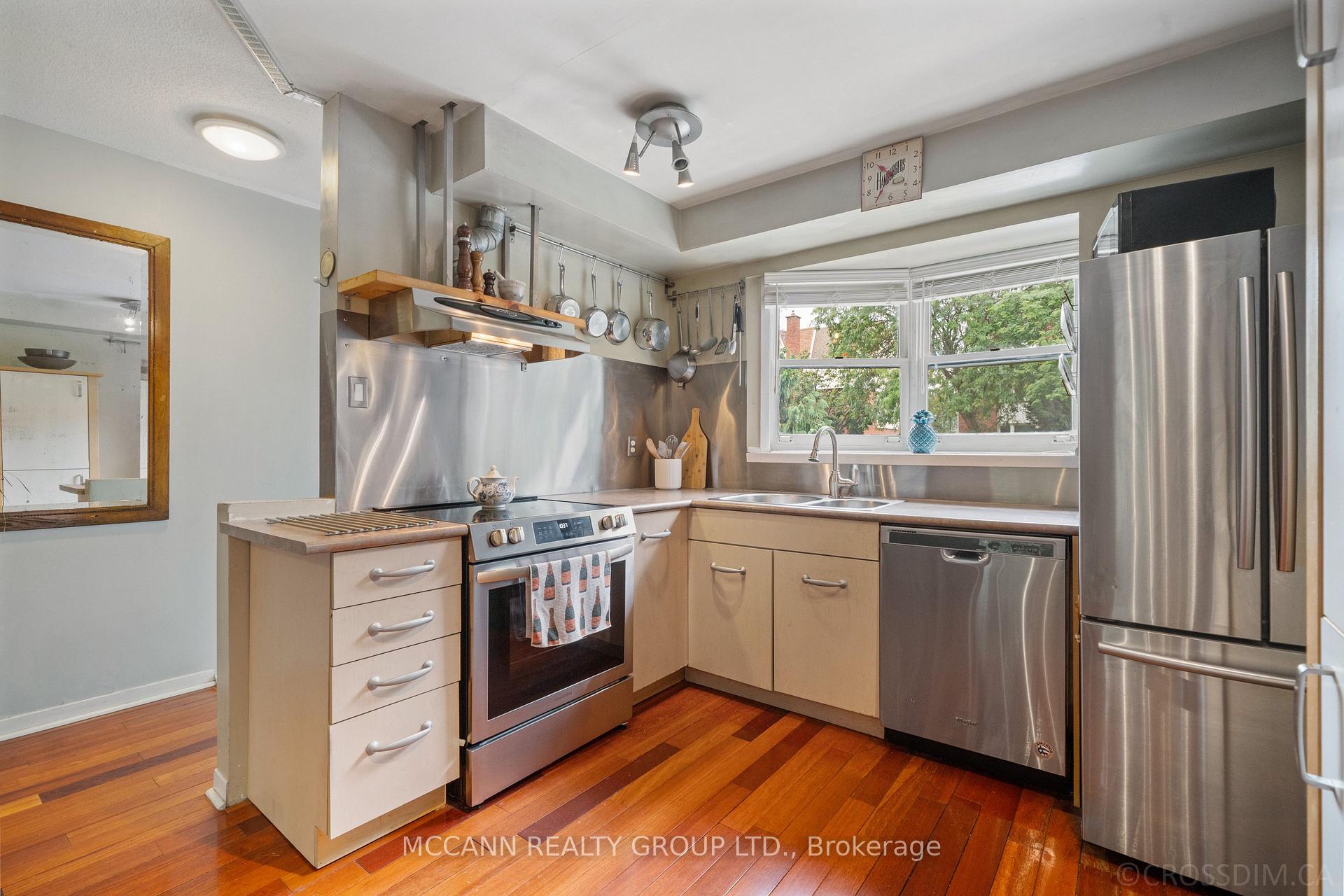Photo 15 of 17 Sydenham Street, Toronto, Regent Park — HOMEH