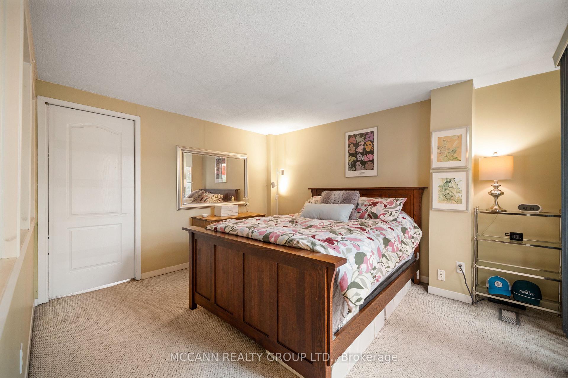 Photo 23 of 17 Sydenham Street, Toronto, Regent Park — HOMEH