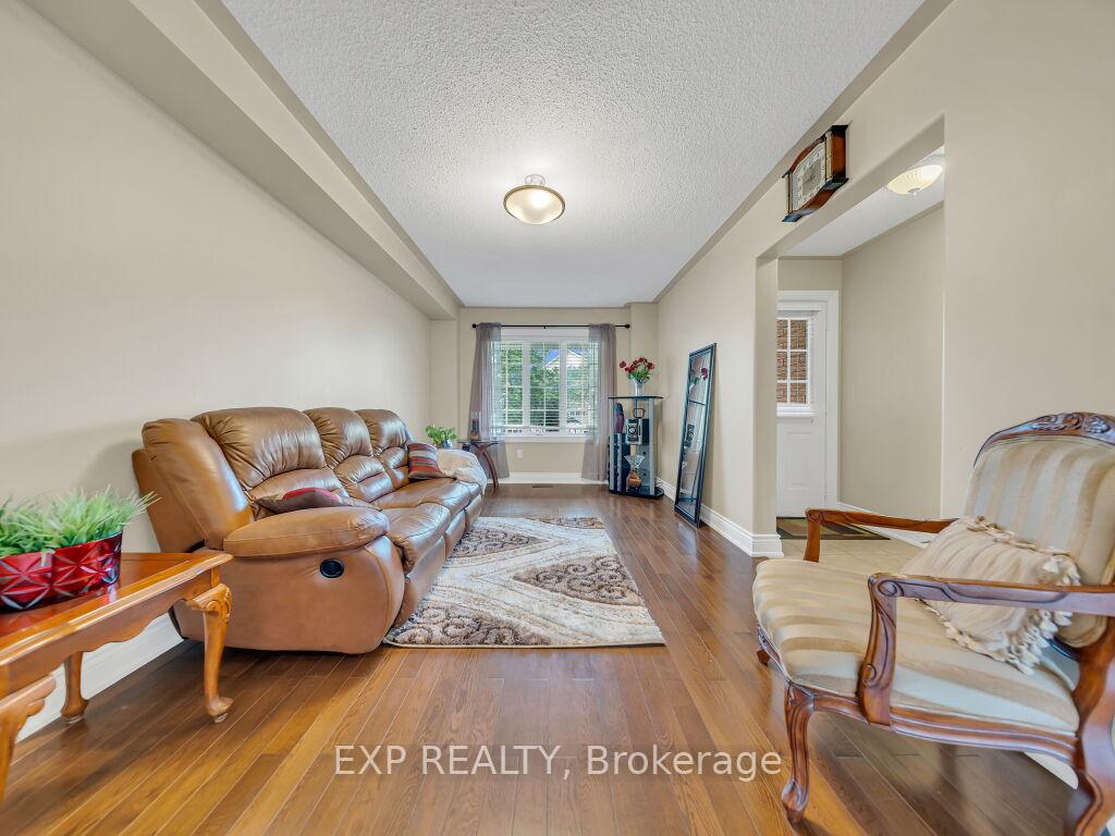 Photo 8 of 134 Dells Crescent, Brampton, Fletcher's Meadow — HOMEH
