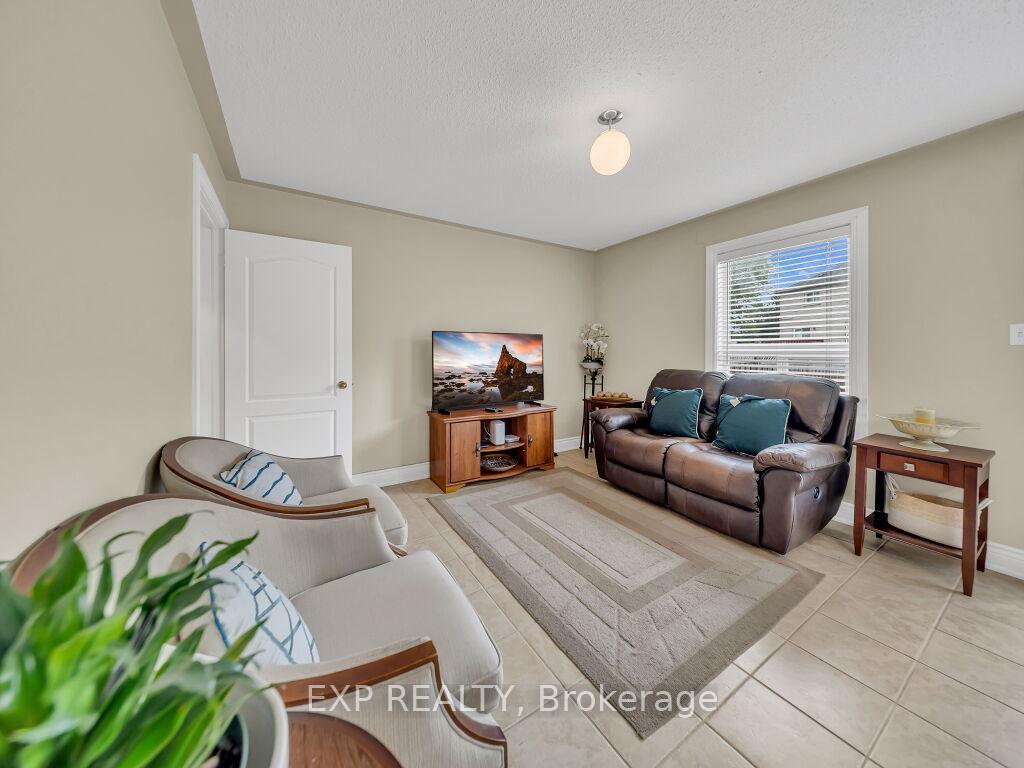 Photo 9 of 134 Dells Crescent, Brampton, Fletcher's Meadow — HOMEH