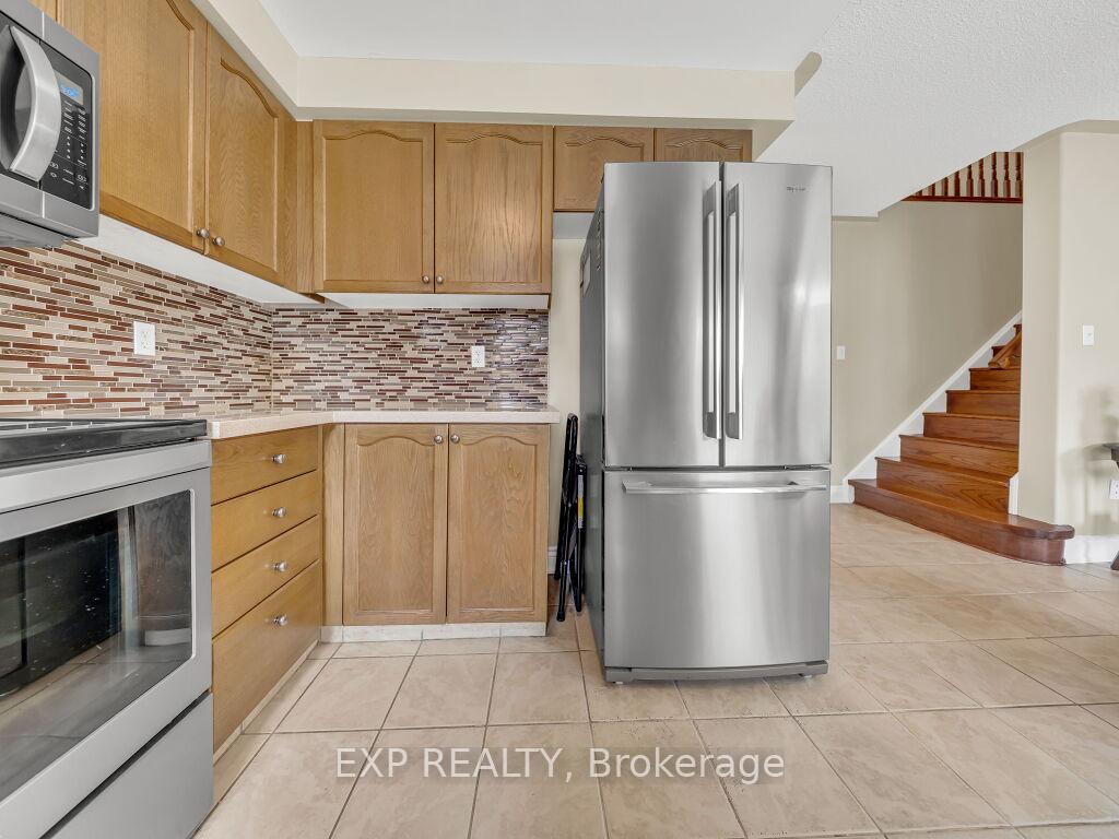 Photo 12 of 134 Dells Crescent, Brampton, Fletcher's Meadow — HOMEH