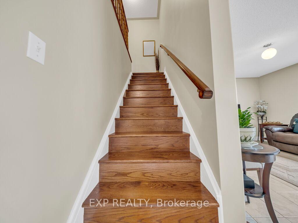 Photo 15 of 134 Dells Crescent, Brampton, Fletcher's Meadow — HOMEH