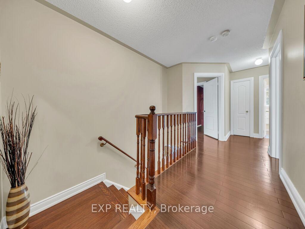 Photo 16 of 134 Dells Crescent, Brampton, Fletcher's Meadow — HOMEH