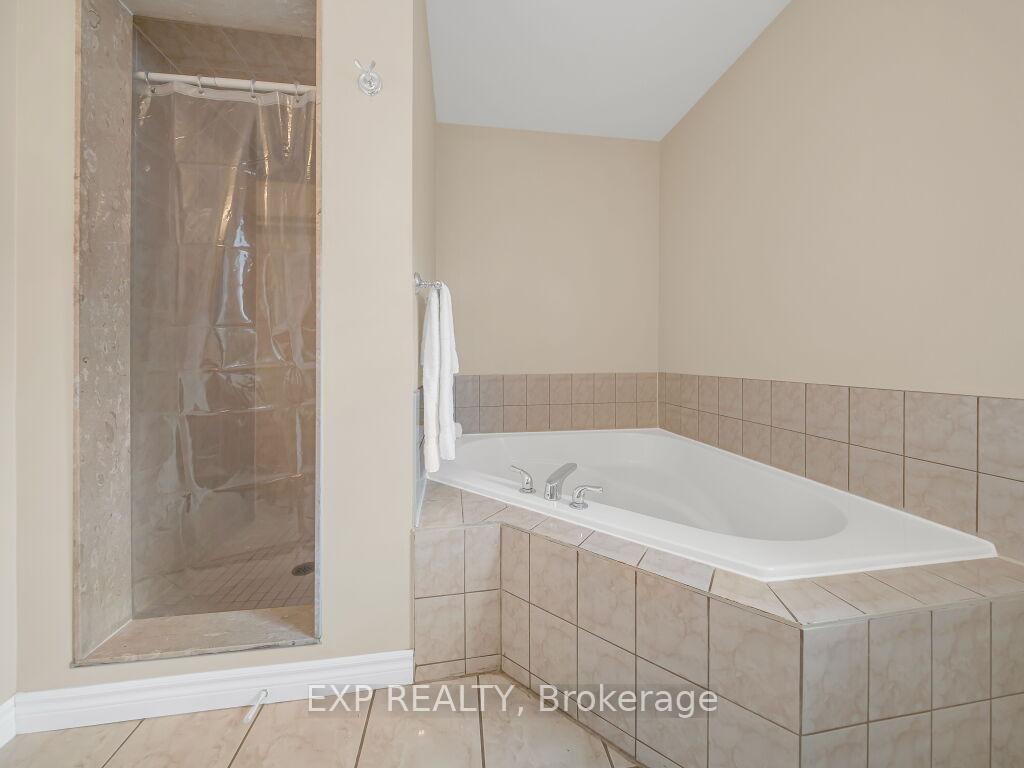 Photo 21 of 134 Dells Crescent, Brampton, Fletcher's Meadow — HOMEH