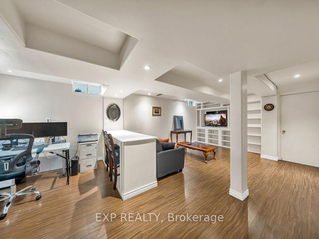 Photo 28 of 134 Dells Crescent, Brampton, Fletcher's Meadow — HOMEH