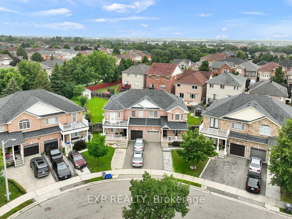 Photo 2 of 134 Dells Crescent, Brampton, Fletcher's Meadow — HOMEH