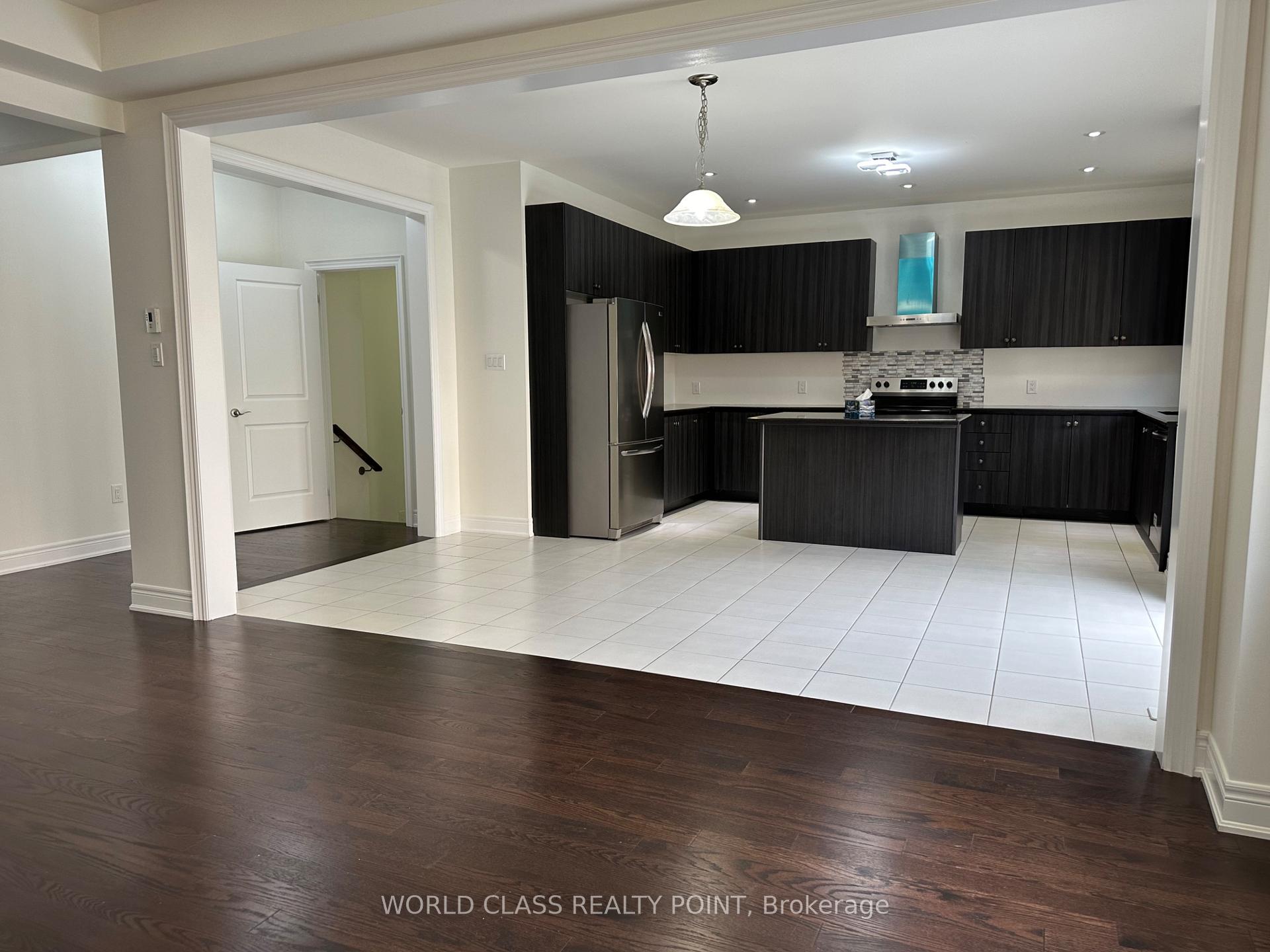 Photo 3 of 9 Lyle Way, Brampton, Northwest Brampton — HOMEH