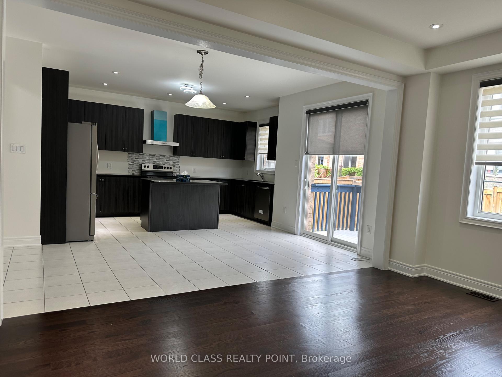 Photo 4 of 9 Lyle Way, Brampton, Northwest Brampton — HOMEH