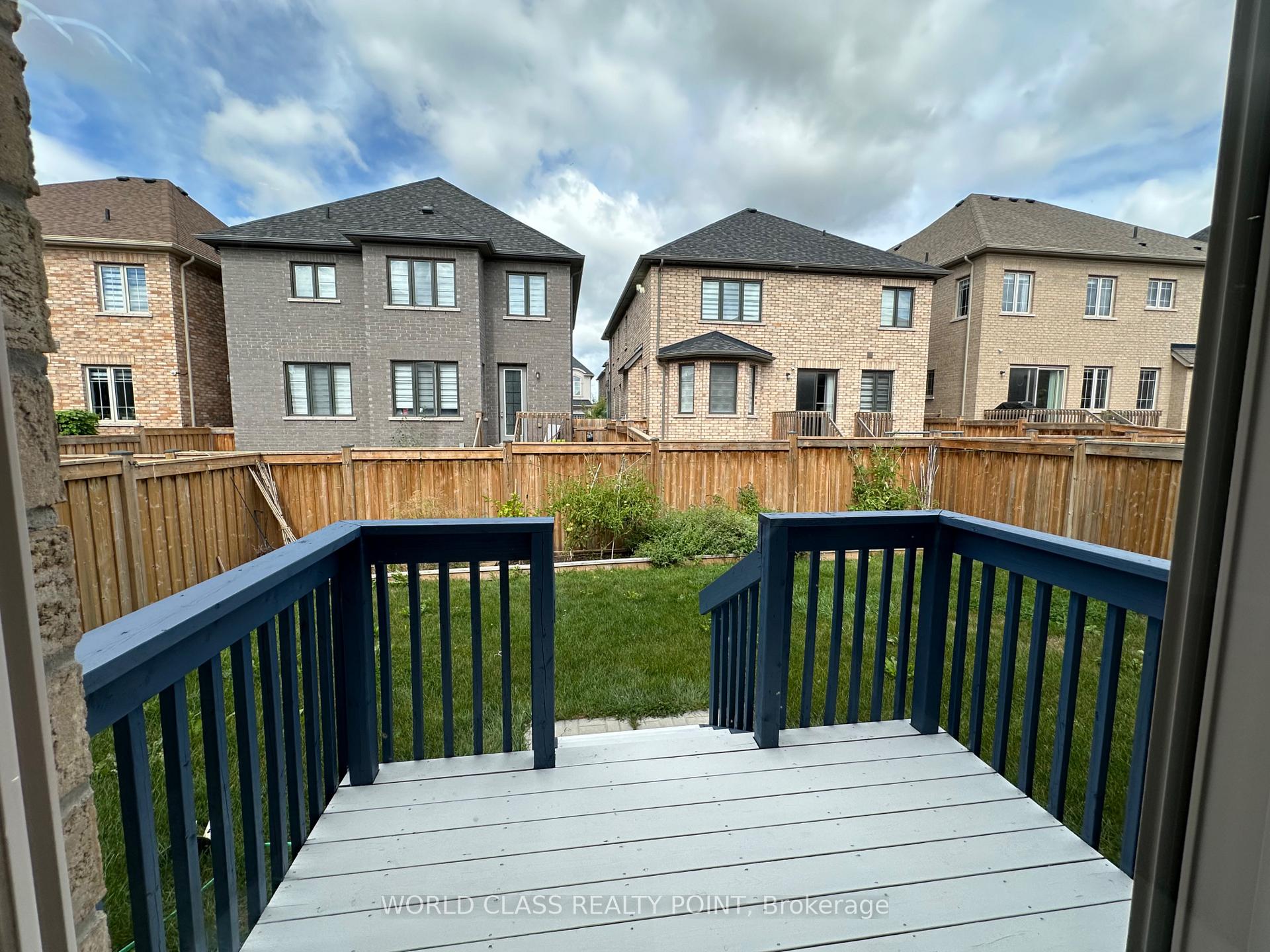 Photo 7 of 9 Lyle Way, Brampton, Northwest Brampton — HOMEH