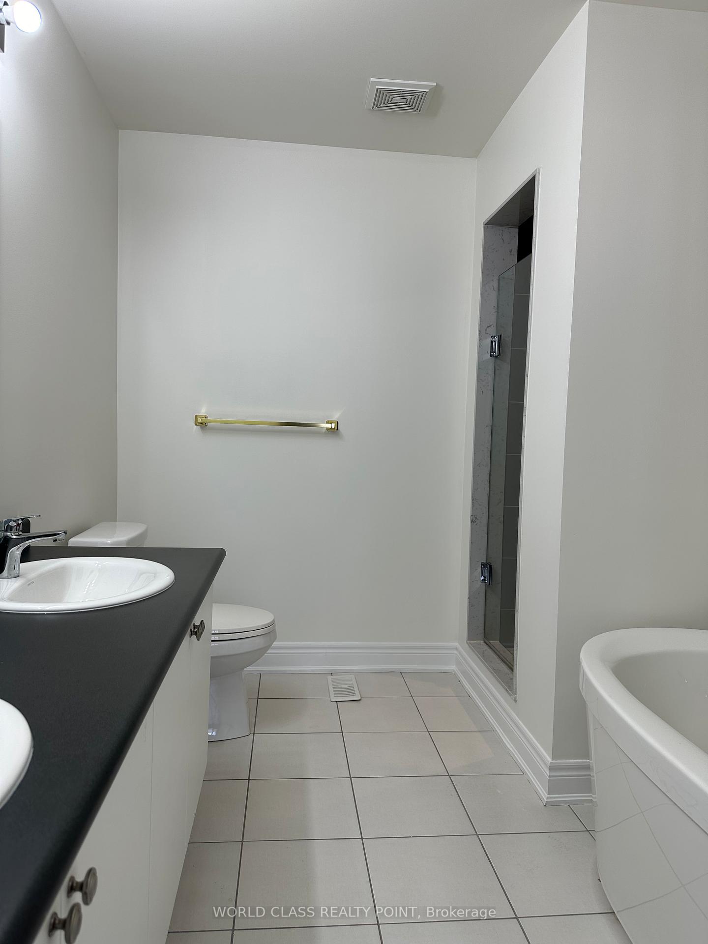 Photo 11 of 9 Lyle Way, Brampton, Northwest Brampton — HOMEH