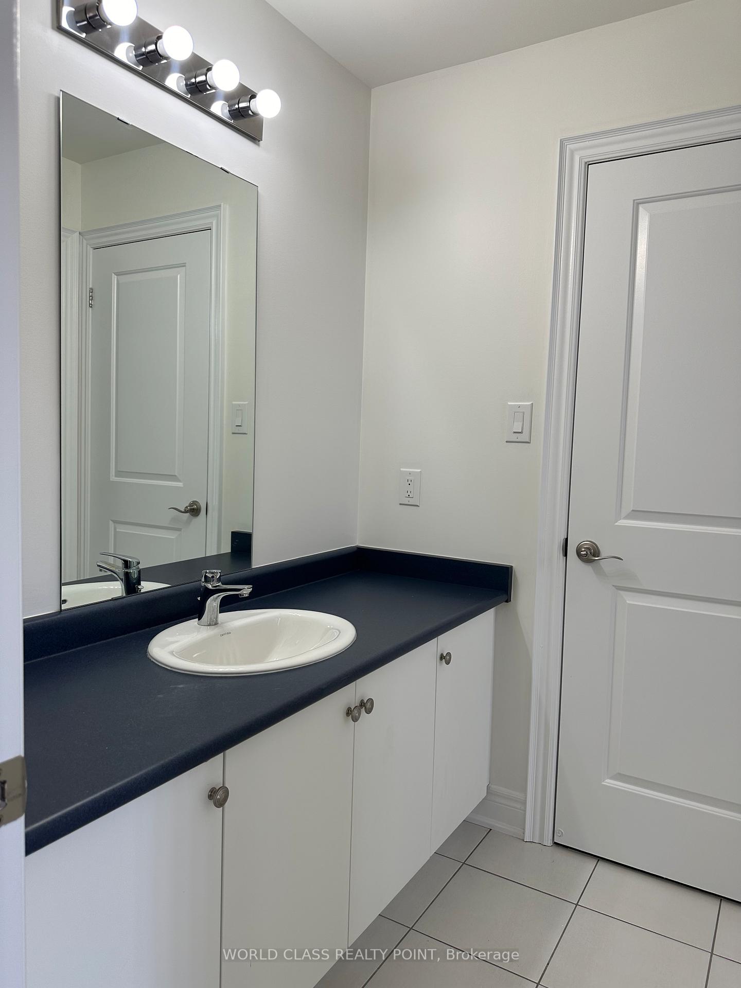 Photo 15 of 9 Lyle Way, Brampton, Northwest Brampton — HOMEH