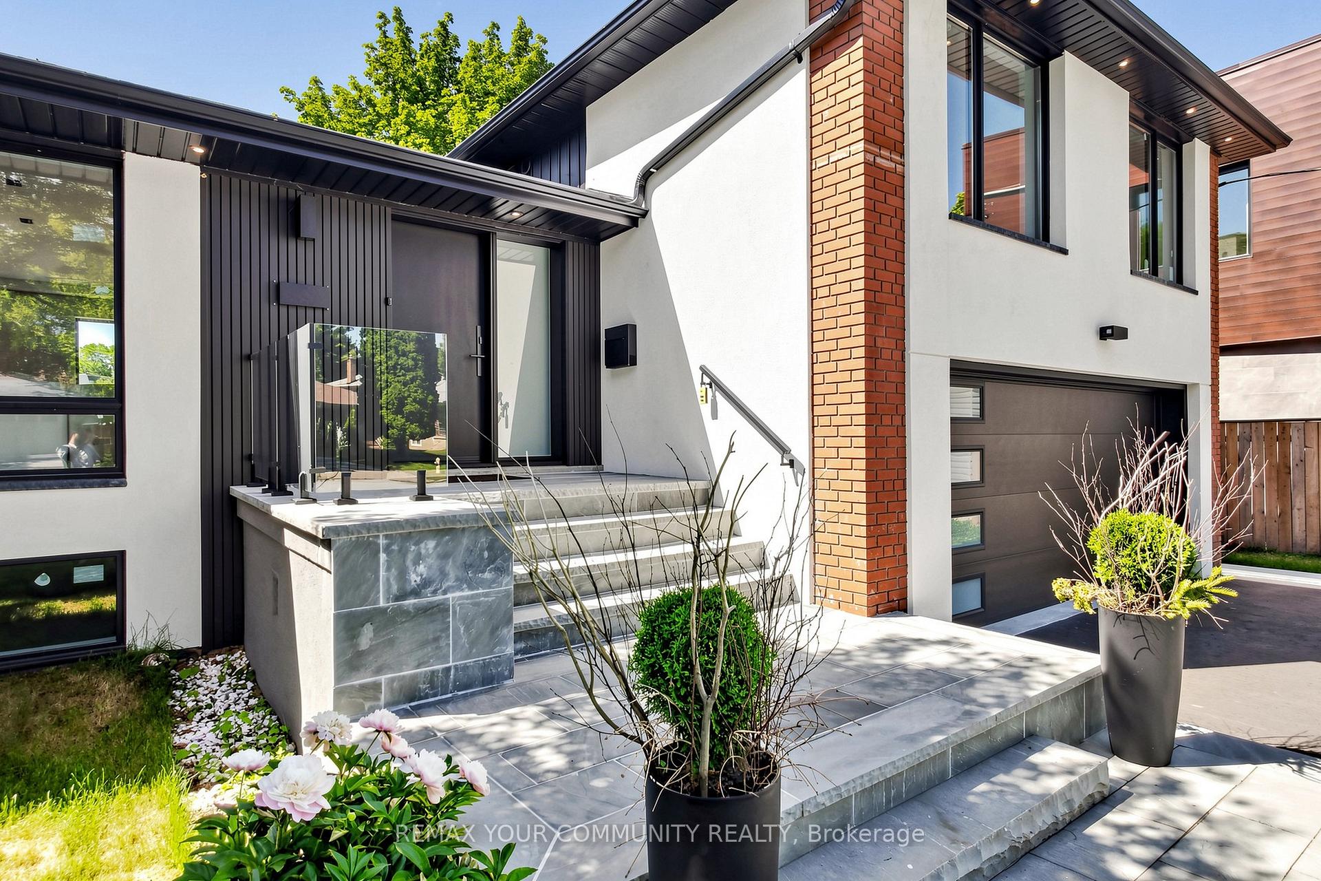 Photo 3 of 35 Geraldton Crescent, North York, Bayview Village — HOMEH