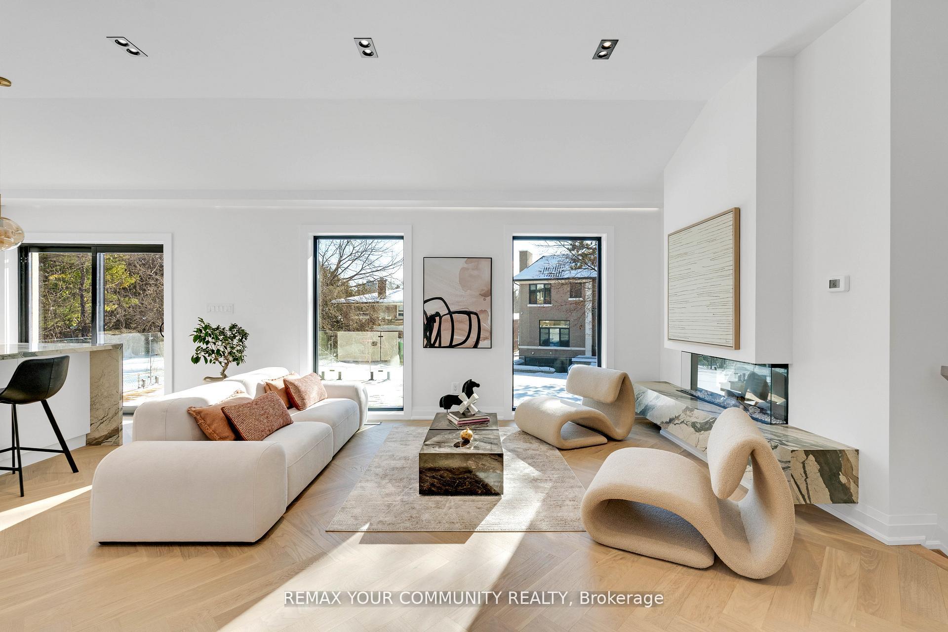 Photo 8 of 35 Geraldton Crescent, North York, Bayview Village — HOMEH