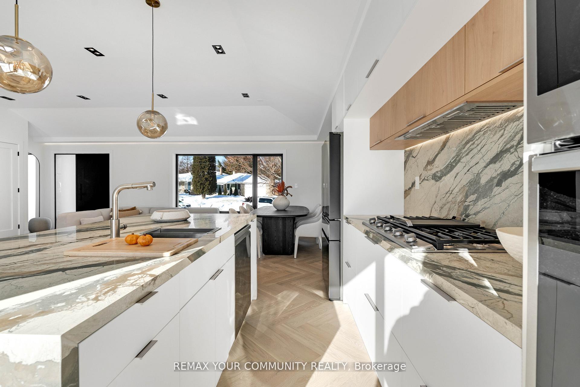 Photo 10 of 35 Geraldton Crescent, North York, Bayview Village — HOMEH