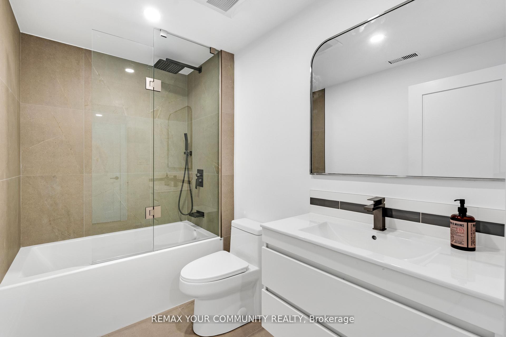 Photo 34 of 35 Geraldton Crescent, North York, Bayview Village — HOMEH
