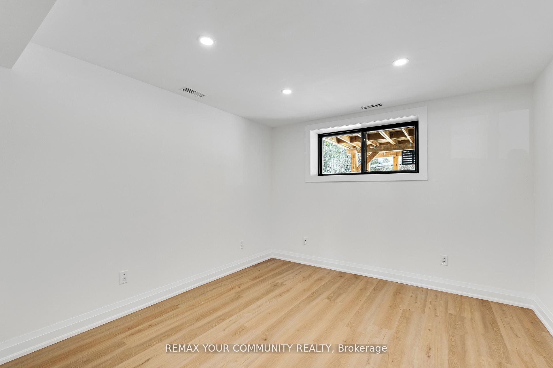 Photo 37 of 35 Geraldton Crescent, North York, Bayview Village — HOMEH