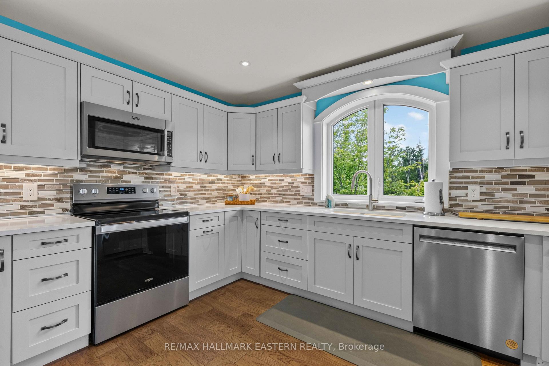 Photo 10 of 662 Fire Route 42, North Kawartha — HOMEH