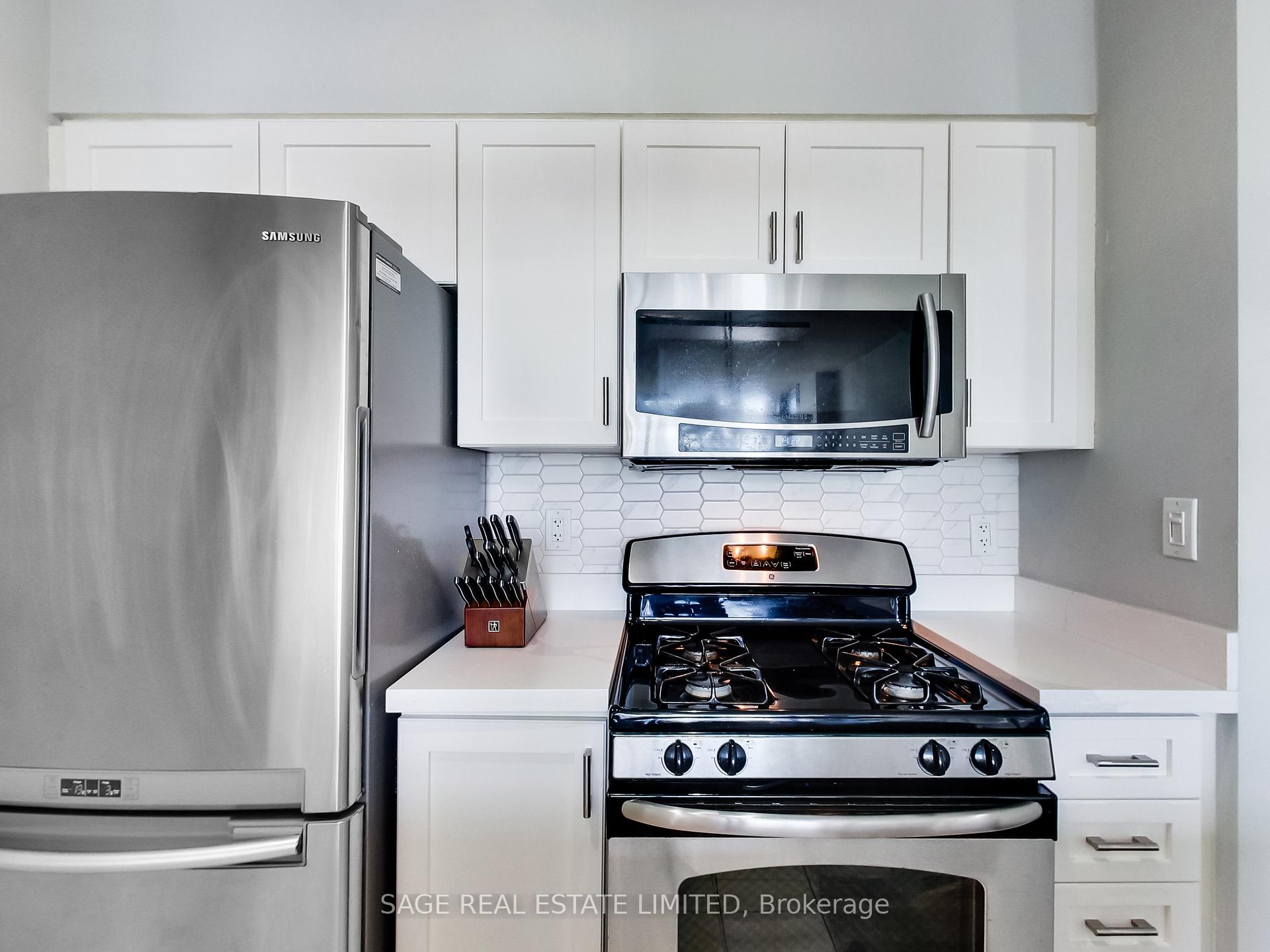 Photo 6 of Unit 3707, 35 Mariner Terrace, Toronto, Waterfront Communities — HOMEH