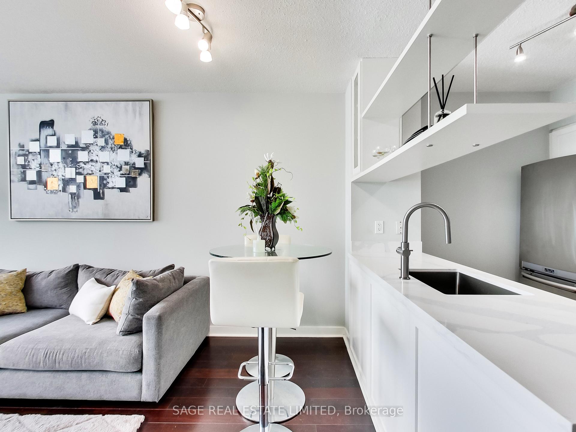 Photo 8 of Unit 3707, 35 Mariner Terrace, Toronto, Waterfront Communities — HOMEH