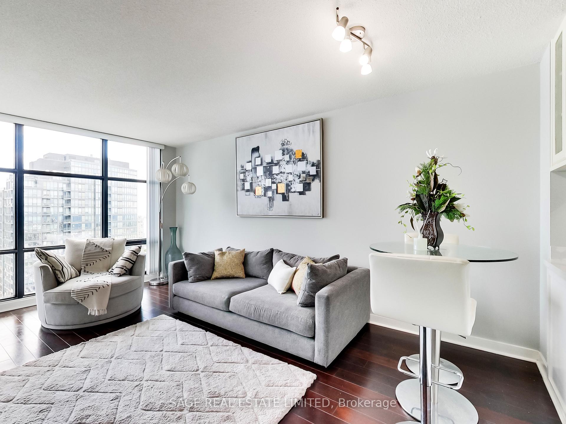 Photo 9 of Unit 3707, 35 Mariner Terrace, Toronto, Waterfront Communities — HOMEH