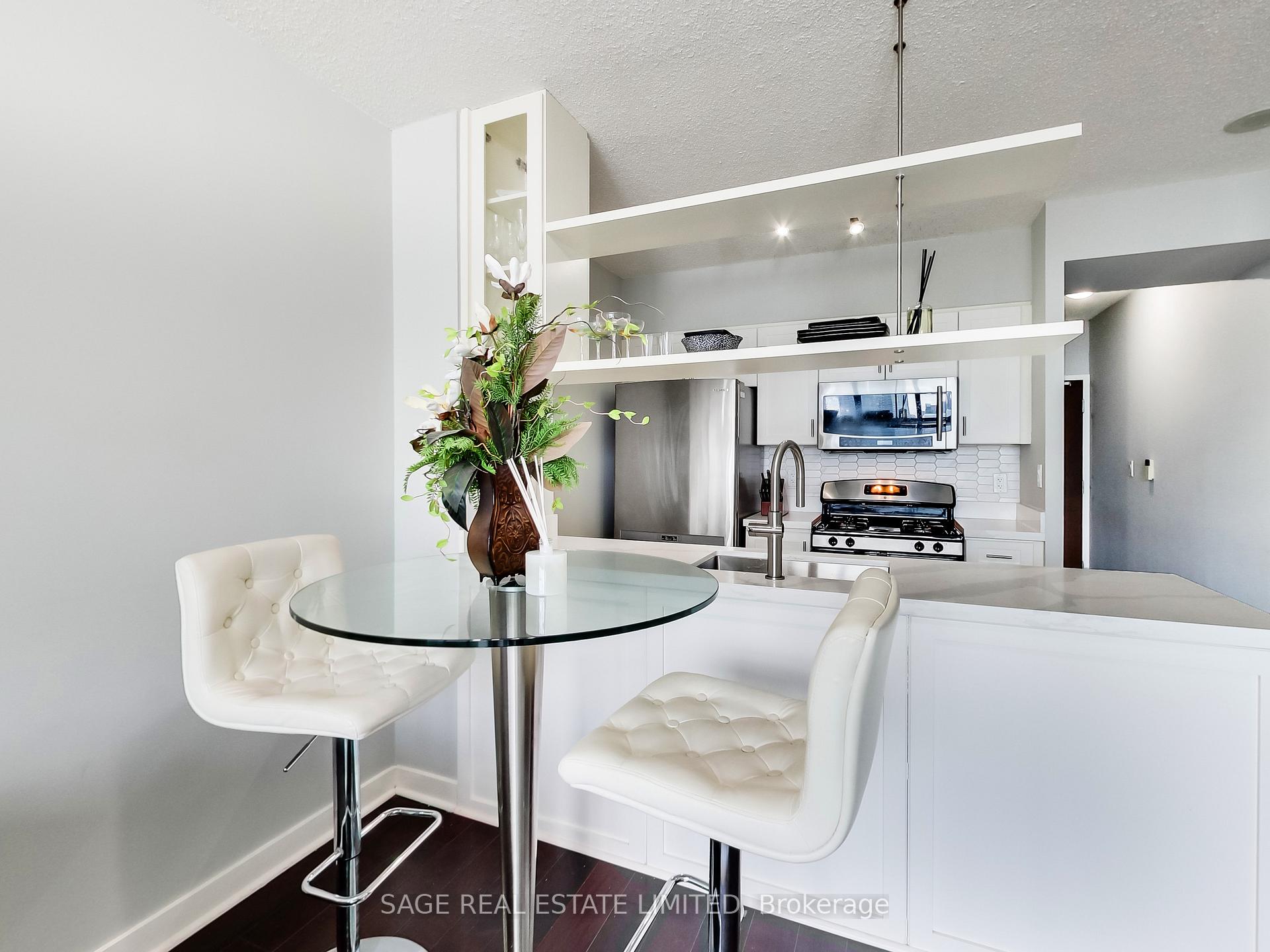 Photo 10 of Unit 3707, 35 Mariner Terrace, Toronto, Waterfront Communities — HOMEH