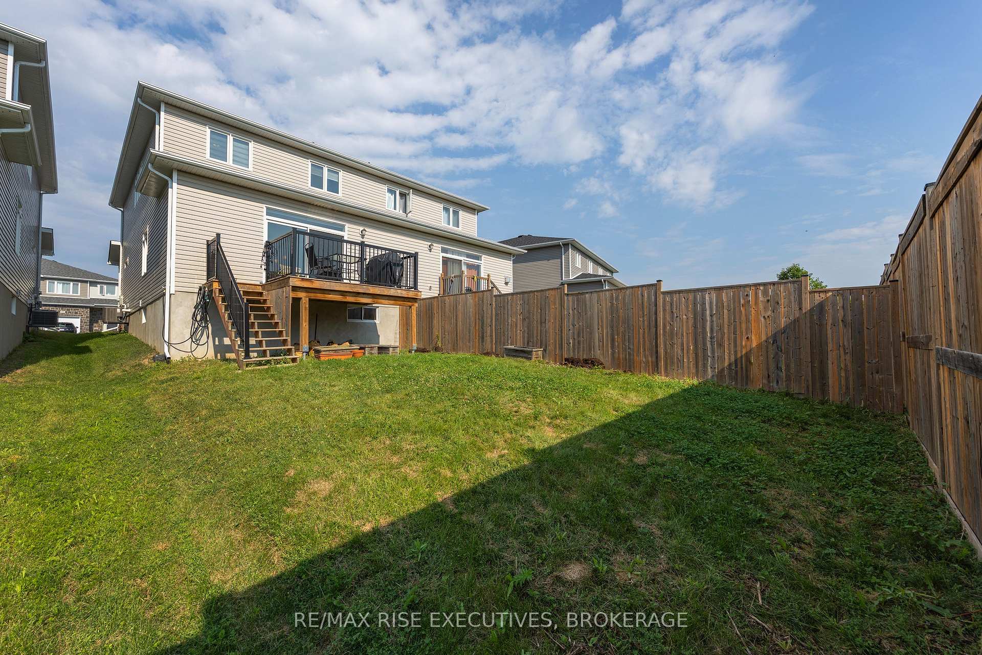 Photo 7 of 1233 Max Crescent, Kingston, City Northwest — HOMEH