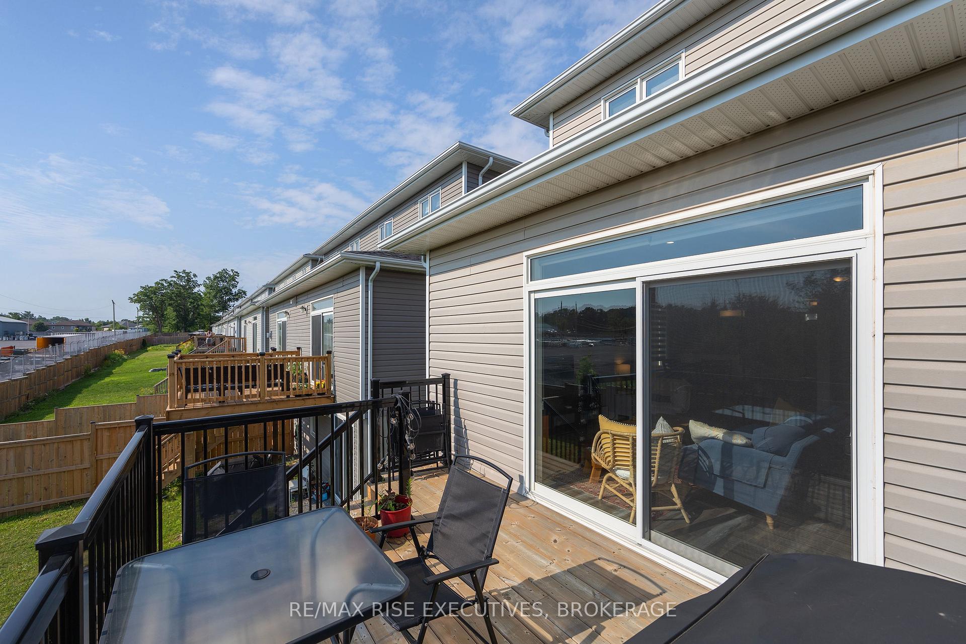 Photo 12 of 1233 Max Crescent, Kingston, City Northwest — HOMEH