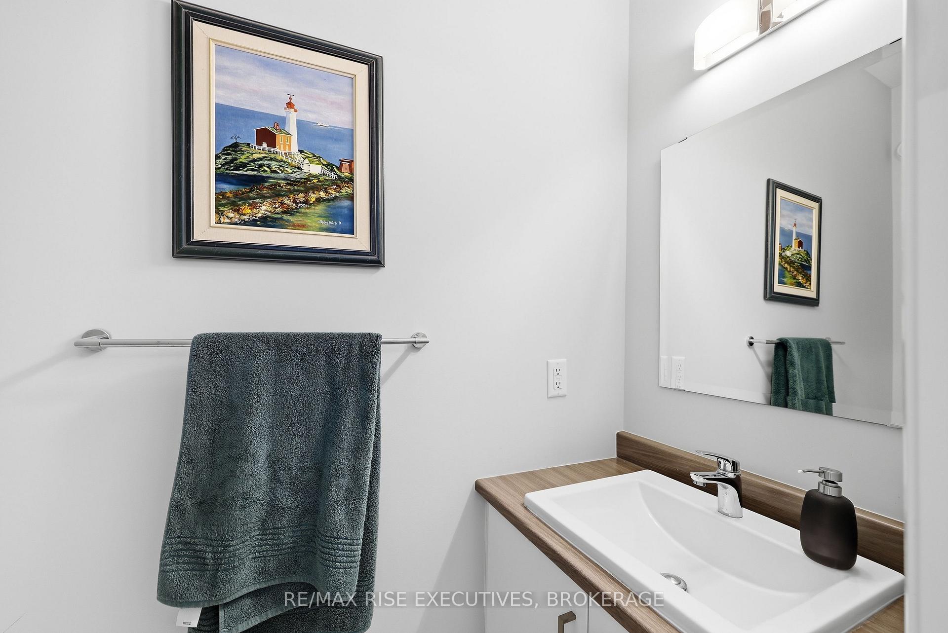 Photo 15 of 1233 Max Crescent, Kingston, City Northwest — HOMEH