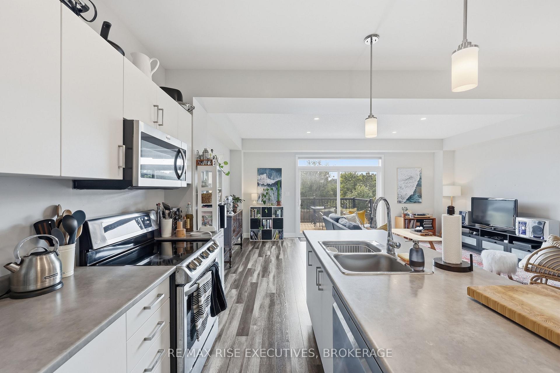 Photo 18 of 1233 Max Crescent, Kingston, City Northwest — HOMEH