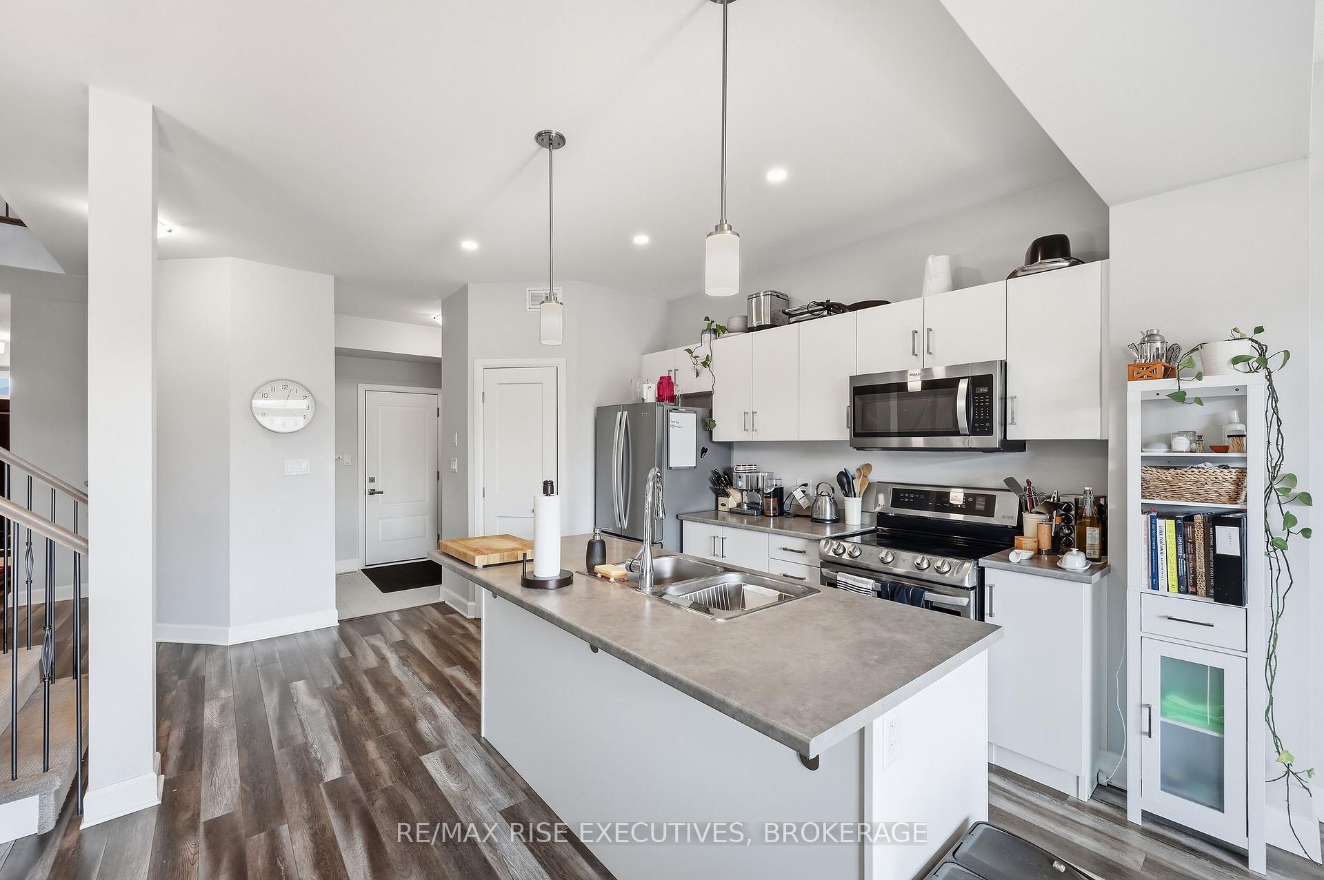Photo 19 of 1233 Max Crescent, Kingston, City Northwest — HOMEH