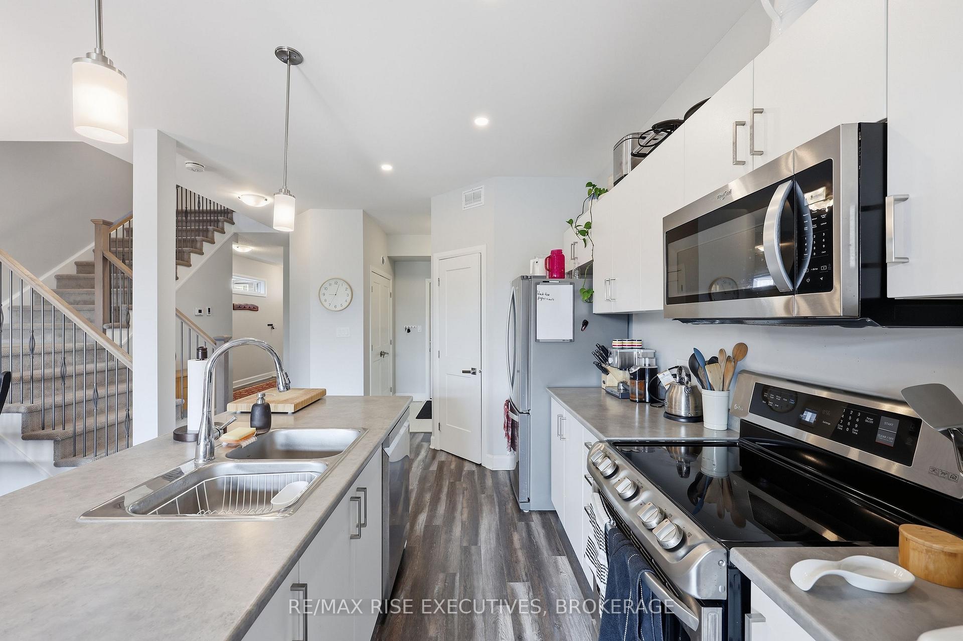Photo 20 of 1233 Max Crescent, Kingston, City Northwest — HOMEH
