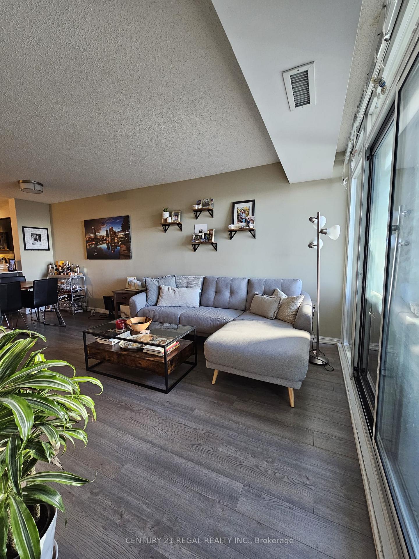 Photo 6 of Unit 1709, 125 Western Battery Road, Toronto, Niagara — HOMEH