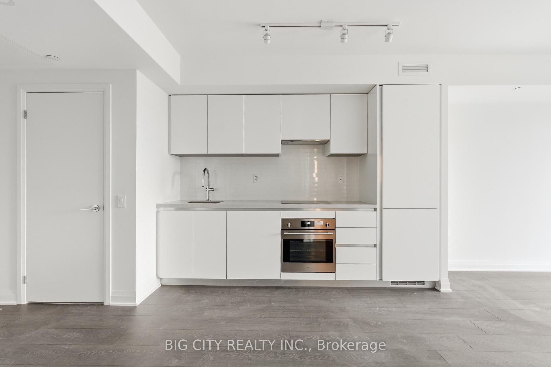 Photo 2 of Unit 809, 25 Frederick Todd Way, Toronto, Thorncliffe Park — HOMEH