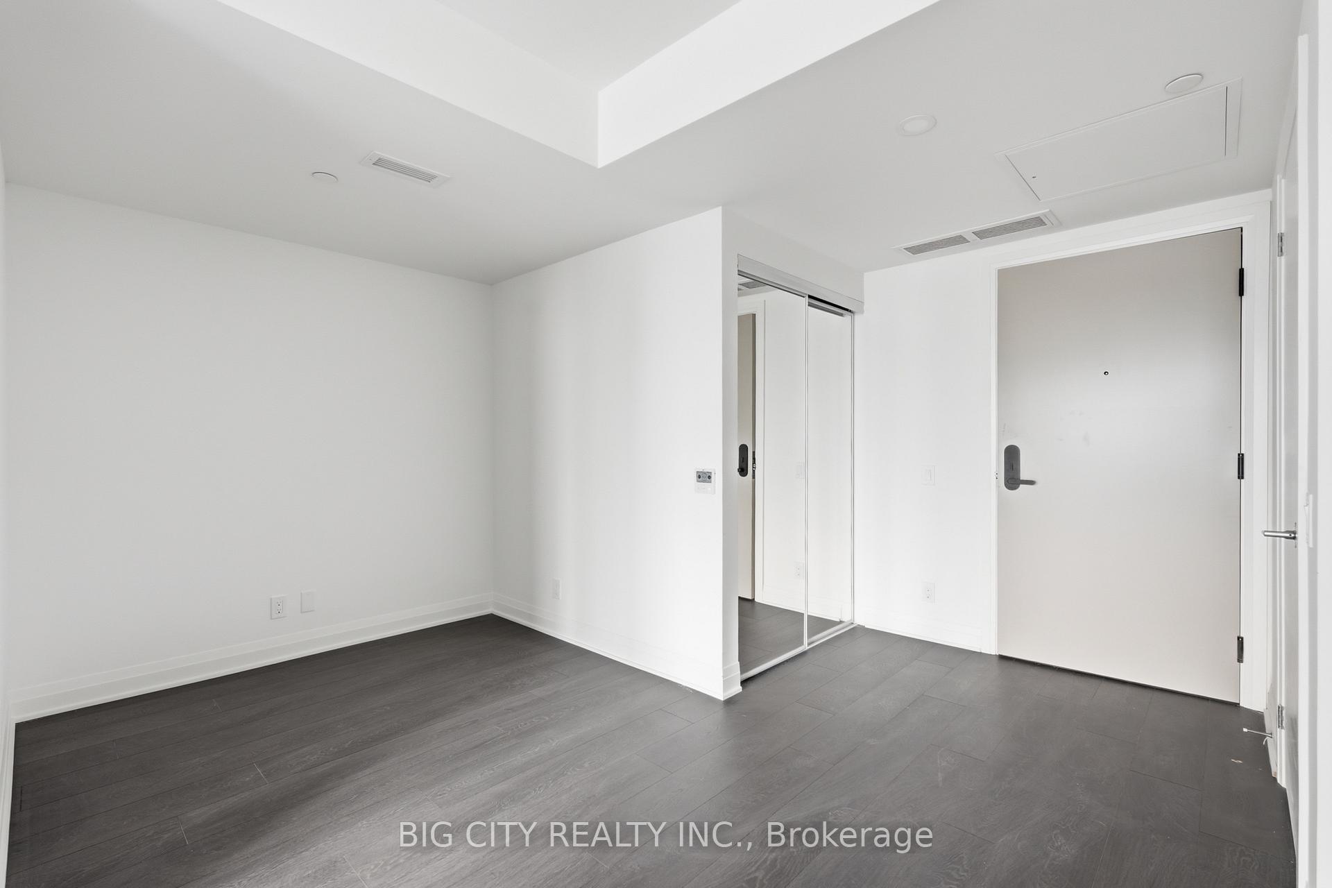 Photo 3 of Unit 809, 25 Frederick Todd Way, Toronto, Thorncliffe Park — HOMEH
