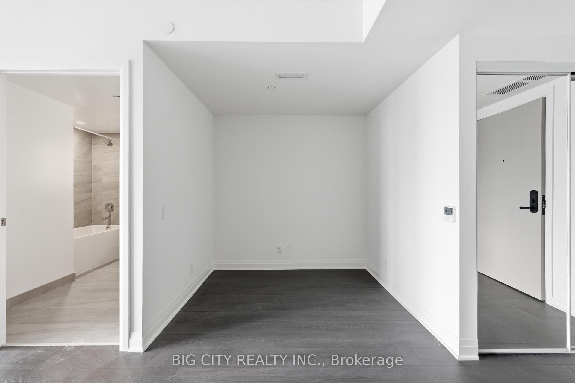 Photo 4 of Unit 809, 25 Frederick Todd Way, Toronto, Thorncliffe Park — HOMEH