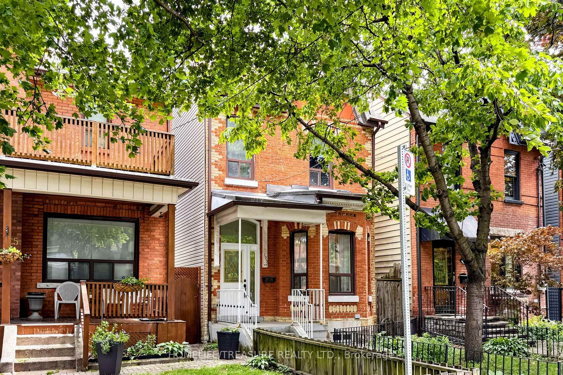 Photo 3 of 123 robert Street, Toronto, University — HOMEH