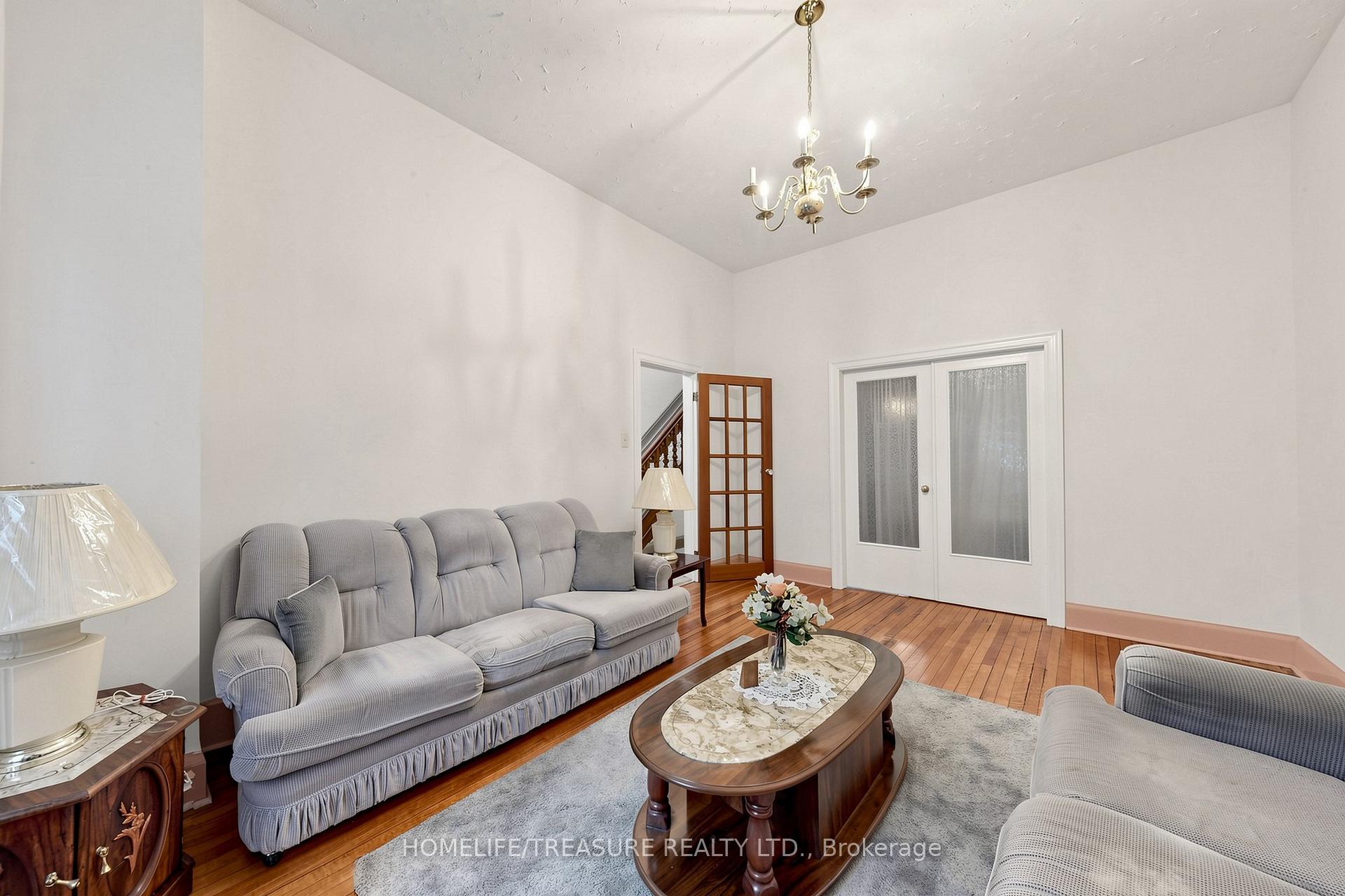 Photo 10 of 123 robert Street, Toronto, University — HOMEH