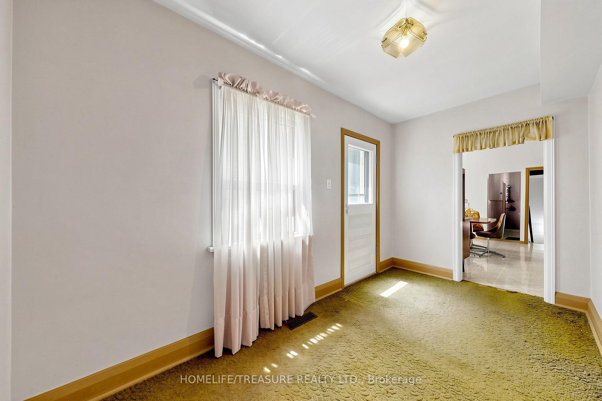 Photo 15 of 123 robert Street, Toronto, University — HOMEH
