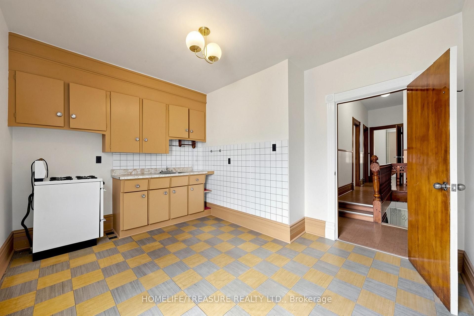Photo 16 of 123 robert Street, Toronto, University — HOMEH