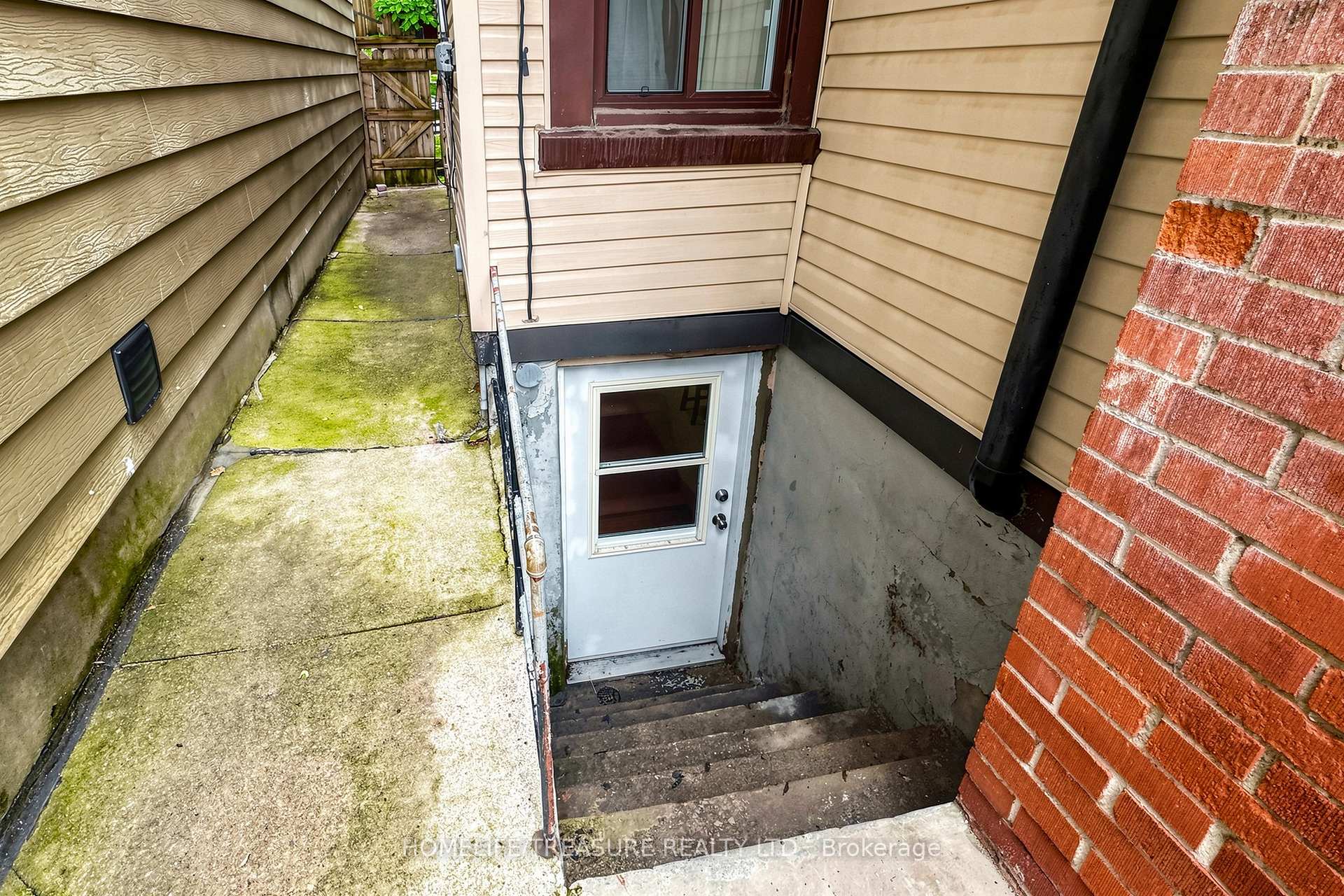 Photo 30 of 123 robert Street, Toronto, University — HOMEH
