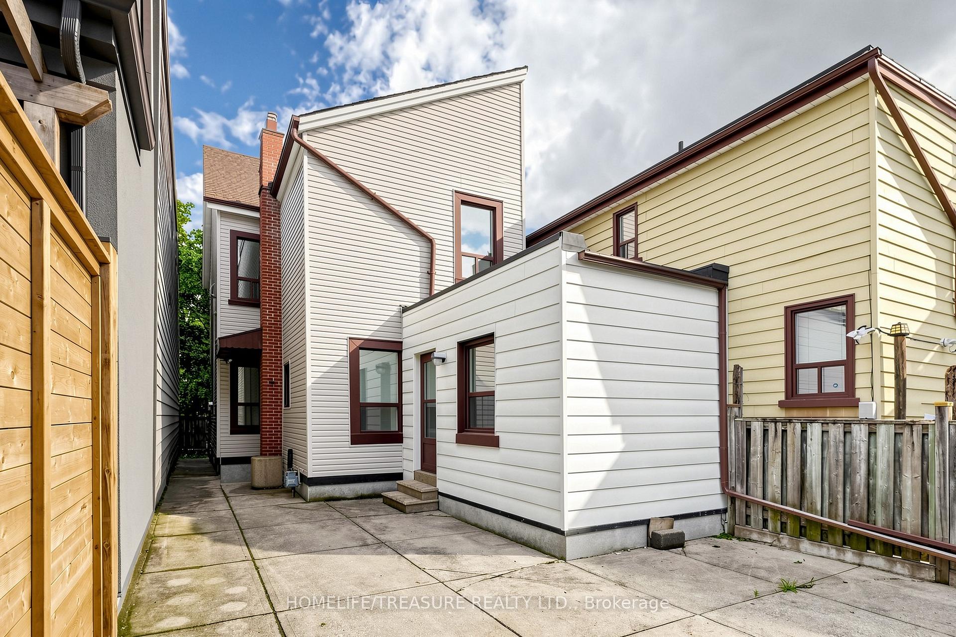 Photo 32 of 123 robert Street, Toronto, University — HOMEH
