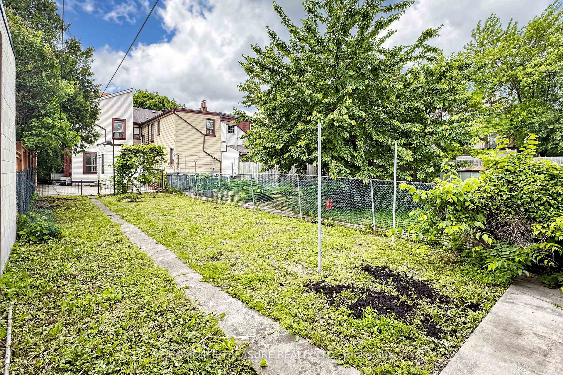 Photo 33 of 123 robert Street, Toronto, University — HOMEH