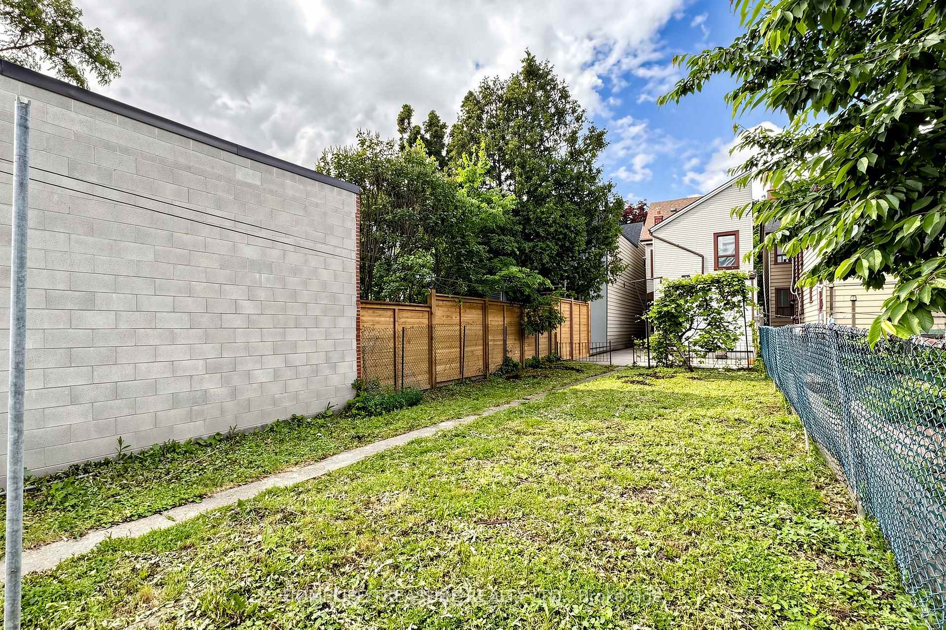 Photo 35 of 123 robert Street, Toronto, University — HOMEH